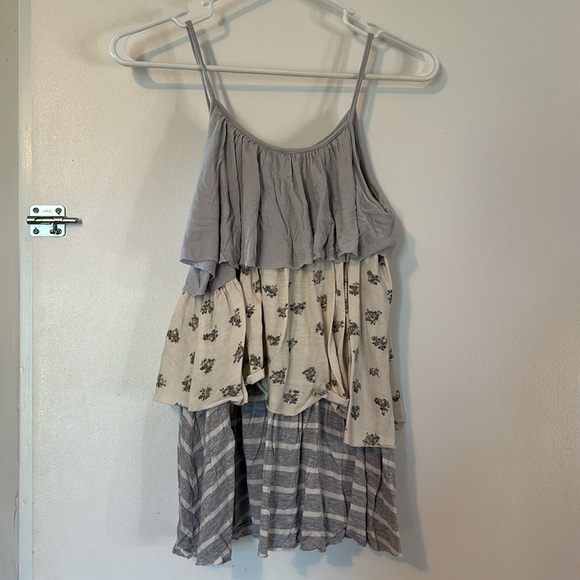 Relativity tank top size medium - Picture 4 of 4